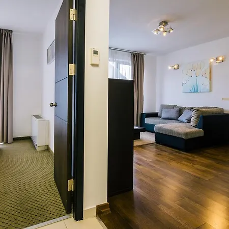 Gardens & Wellness Apartahotel 4*